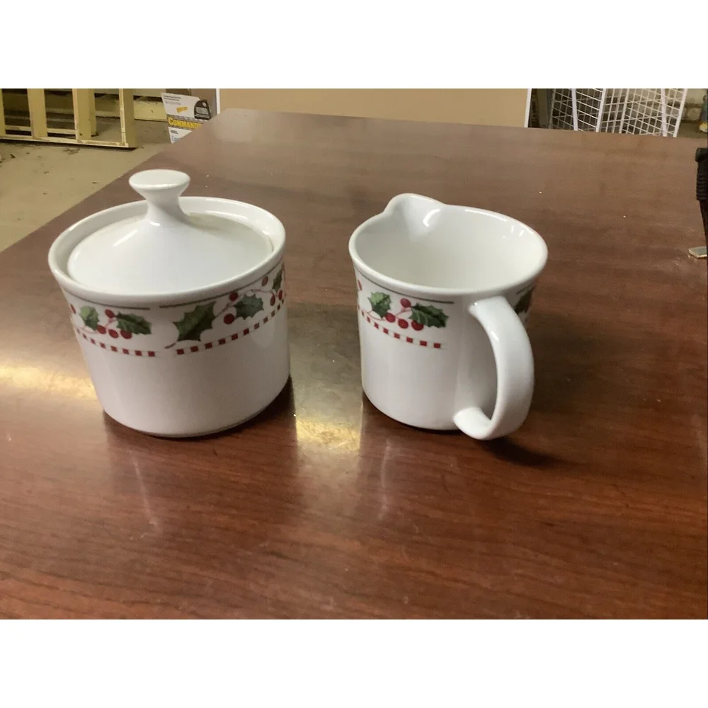 Oneida Casual Settings Sugar Creamer Set Stoneware Winter Wonderland Christmas